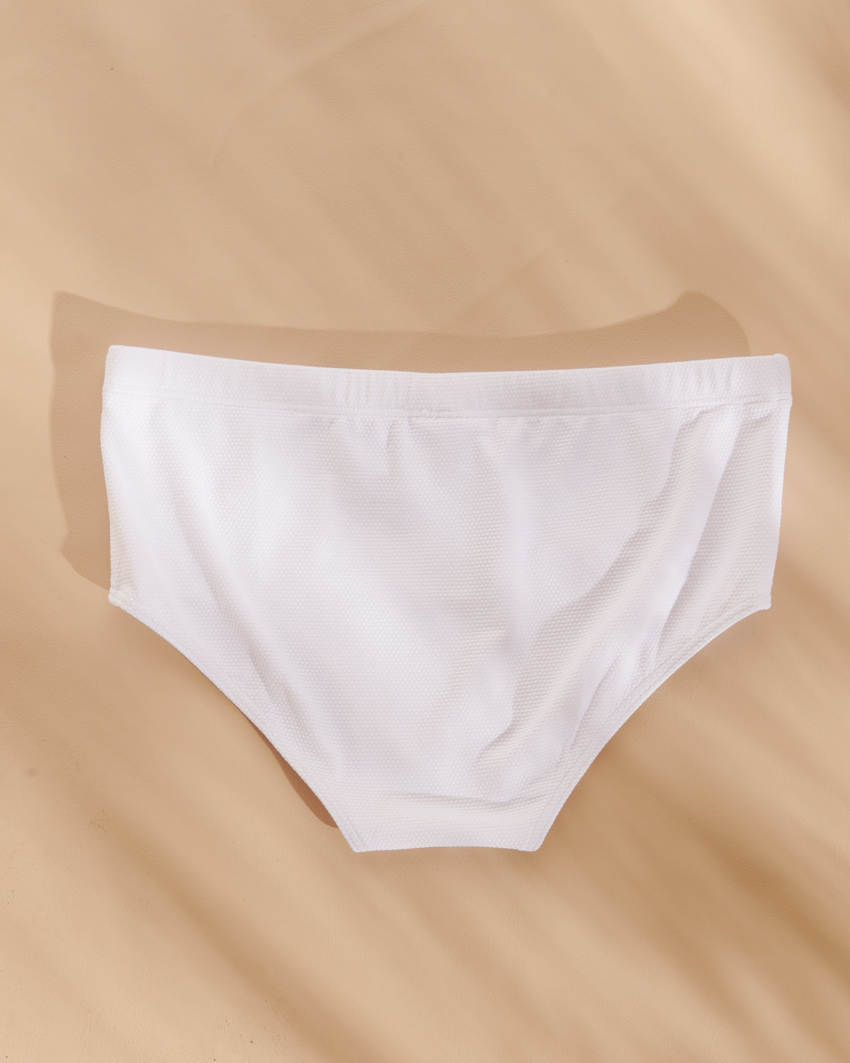 02 WHITE WITH FLASH – Kenta